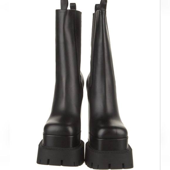 VERSACE MEDUSA PLATFORM ANKLE BOOTS - Picture 2 of 5